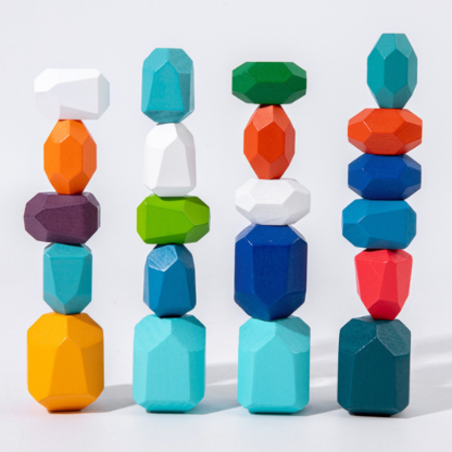 MONTESSORI BALANSUJÚCE KAMENE